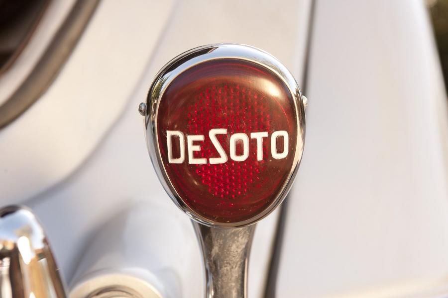 Логотип DeSoto Airflow Coupe (SE) 1934 года  (фото 28 из 42)